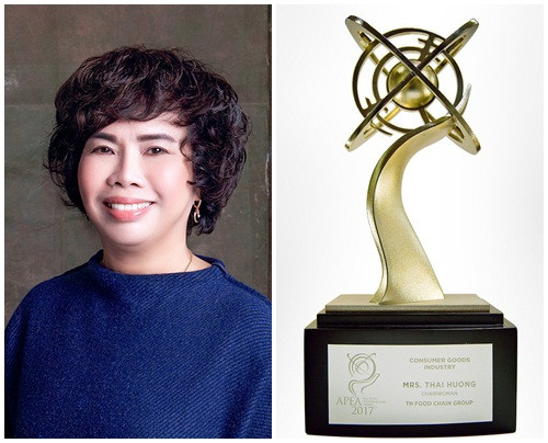 Vượt qua nhiều đề cử khác cùng quá trình chọn lọc khắc khe, bà Thái Hương - Chủ tịch HĐQT tập đoàn TH vinh dự nhận Giải thưởng Doanh nhân Châu Á (Asia Pacific Entrepreneurship Award – viết tắt là APEA) năm 2017. Ảnh: Phapluaplus.