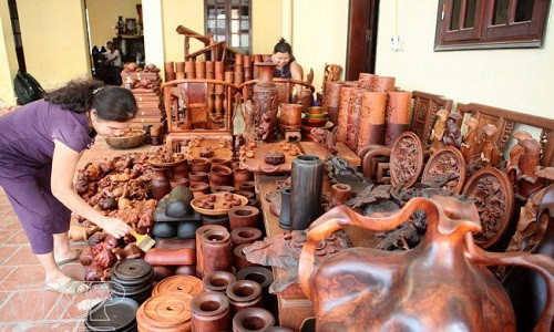 Làng Nhị Khê nổi tiếng với những sản phẩm mỹ nghệ cao cấp.