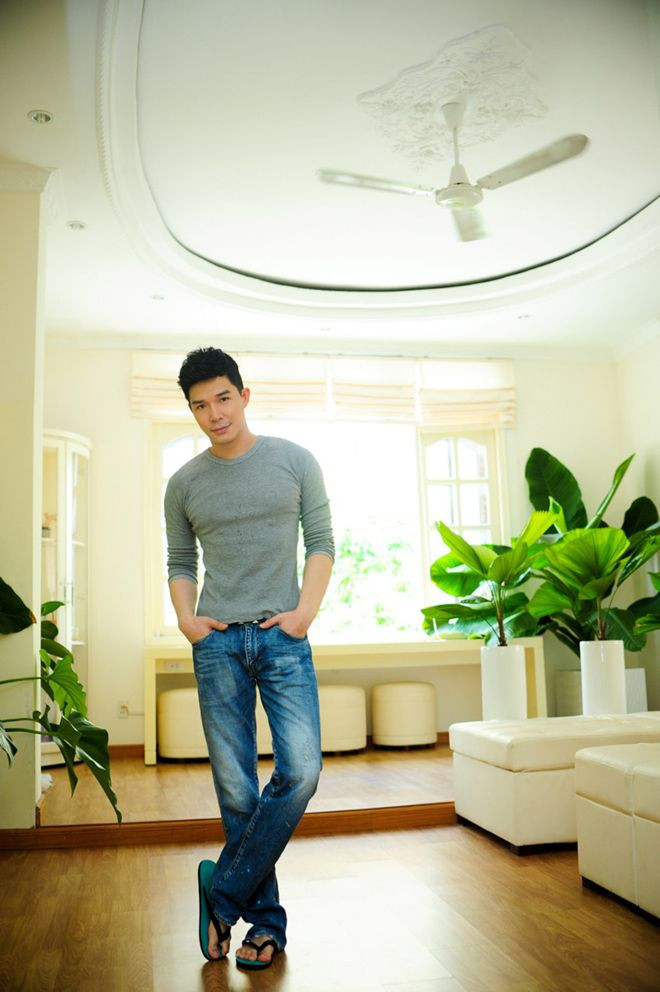 Xuất thân trong gia đình doanh nhân có tên tuổi, không có gì lạ khi nam ca sĩ Nathan Lee sở hữu khối tài sản khổng lồ. Ảnh: Batdongsan.