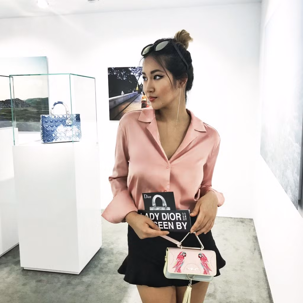 Túi xách của các thương hiệu hàng đầu thế giới là một phần phụ kiện không thể thiếu của Ann.