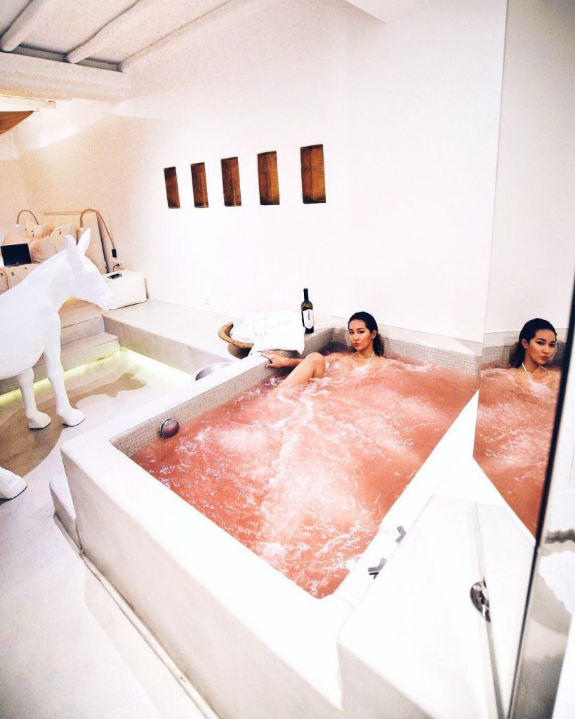 Kỳ nghỉ xa hoa của Ann khiến nhiều người ghen tỵ.