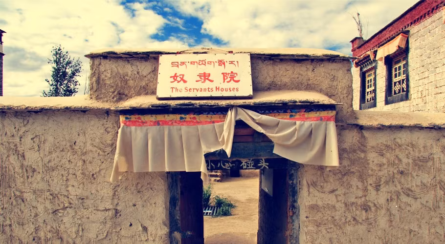 Khu nhà ở dành cho nông nô