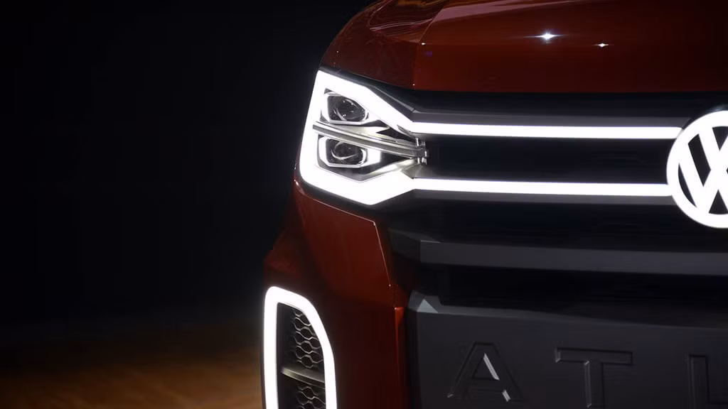 Hãng xe Đức cho biết mặc dù Tanoak được dựa trên chiếc SUV Atlas, thân xe đã được thiết kế lại hoàn toàn, đặc biệt là từ cột B. Đầu xe cá tính hơn nhờ đèn pha và đèn định vị mới, nắp capo được nâng lên, ở dưới cản trước còn có móc kéo. Lưới tản nhiệt mới có ánh sáng sinh động, với dãy đèn LED trắng chạy qua hai thanh ngang.