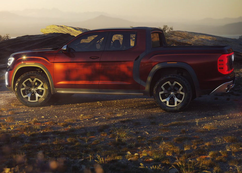 Concept Atlas Tanoak dài 5.438 mm, hơn 401 mm so với chiếc Atlas SUV, thuộc phân khúc xe bán tải hạng trung theo tiêu chuẩn của Mỹ. Chiều rộng là 2.029 mm, chiều cao 1.844 mm trong khi trục cơ sở là 3.258 mm dài hơn 279 mm so với Atlas.