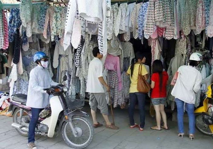Nhiều cửa hàng đông khách đạt doanh thu đến hơn 10 triệu đồng/ngày. Ảnh: Vietq.