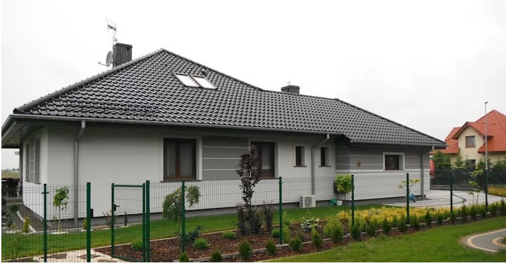 Mái chóp nhọn là kiểu mái có chi phí xây dựng tốn kém nhất, do cấu trúc và vật liệu phức tạp hơn. Mái bao gồm hệ khung, tấm lợp với kỹ thuật đặc biệt. Ảnh: Homify.