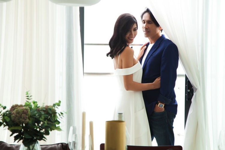 Trang Lạ tốt nghiệp thạc sĩ Quản trị kinh doanh, chuyên ngành Tư vấn quản lý quốc tế. Cô người mẫu ngày nào giờ đã là một doanh nhân thành đạt, sở hữu công ty riêng.