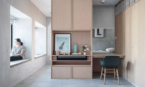 Cửa sổ rộng thiết kế ghế nằm là nơi thư giãn, ngắm cảnh của gia chủ.