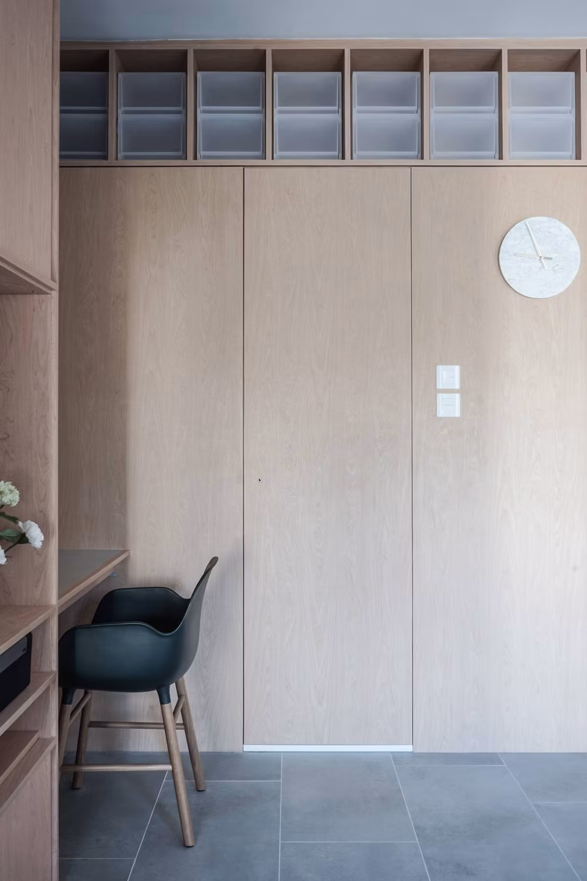 Tủ gỗ công nghiệp thiết kế đồng bộ trải khắp các không gian nhà.