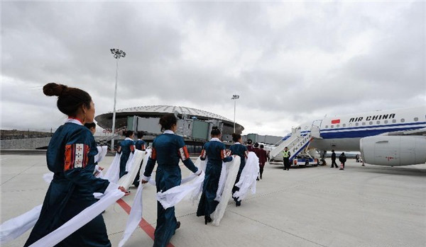 Ban đầu, sân bay Daocheng Yading thực hiện các chuyến bay hàng ngày giữa Thành Đô và Daocheng, với giá vé một chiều 1.600 nhân dân tệ (260 USD). Ảnh: News.