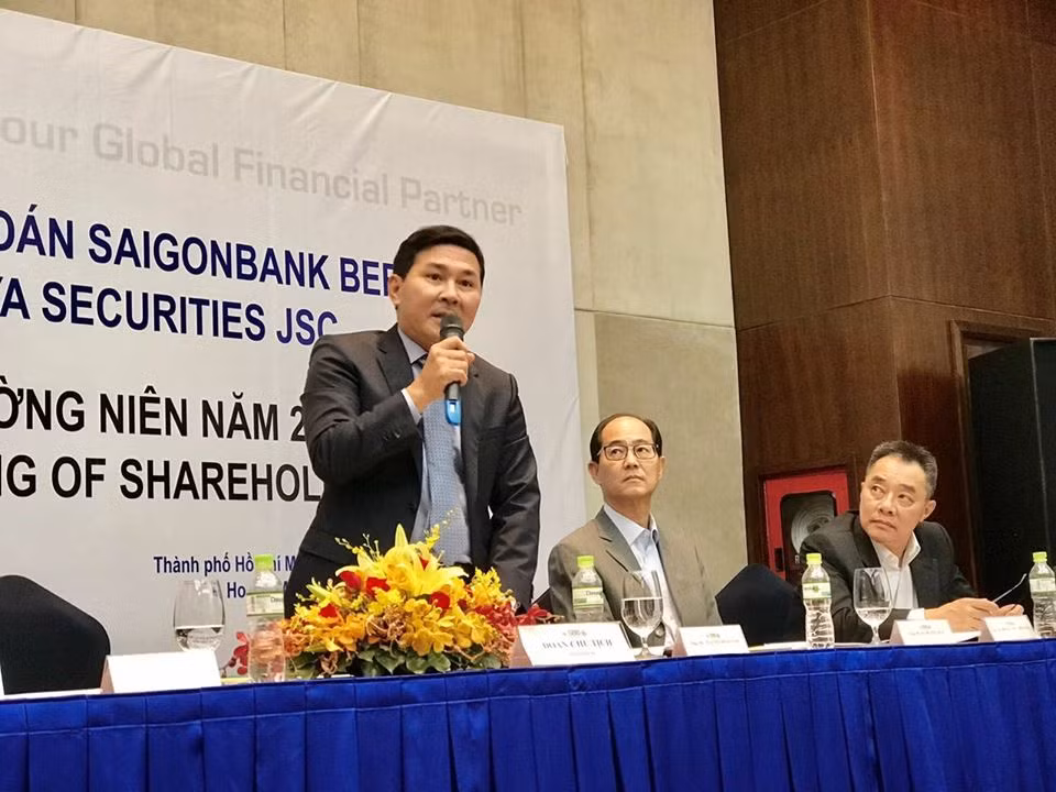 Dưới sự điều hành của ông Nguyễn Hoài Nam, Berjaya Việt Nam đang nắm quyền kiểm soát 3 khách sạn lớn là khách sạn Intercontinental tại Hà Nội, khách sạn Sheraton tại Hà Nội, Long Beach Resort tại Phú Quốc, Kiên Giang, cùng nhiều dự án bất động sản như Hà Nội City Garden, Biên Hòa City, VFC, VIUT, Công ty chứng khoán SBBS …Ảnh: FB Nguyễn Hoài Nam.