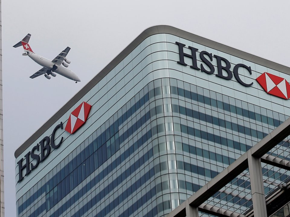Vị trí tiếp theo thuộc về ngân hàng HSBC (Anh) với 2.520 tỷ USD. Tập đoàn này cũng lớn thứ 3 thế giới theo xếp hạng của Forbes năm 2000.