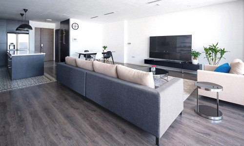 Có địa chỉ tại Dịch Vọng, Cầu Giấy (Hà Nội), căn hộ rộng 178 m2 được nhóm kiến trúc sư Lê Minh Đức, Vũ Đình Phúc (Aline Architect) cải tạo lại theo phong cách hiện đại, tối giản và cá tính.