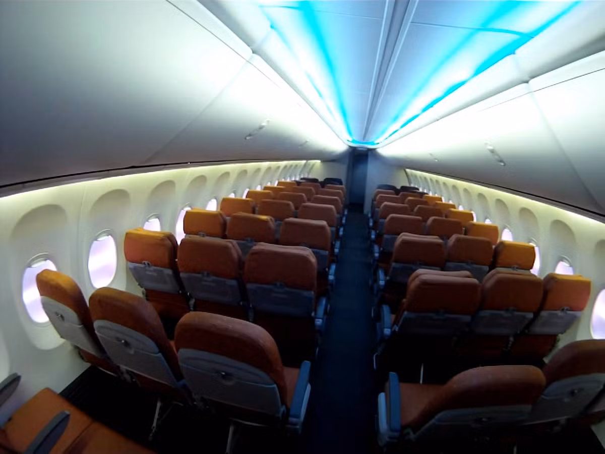 Loạt máy bay Boeing 737 MAX thường được thiết kế từ 138 đến 230 chỗ ngồi. Ảnh: Youtube.