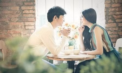 Dot nhien duoc ban than cau hon khong ngo am muu phia sau