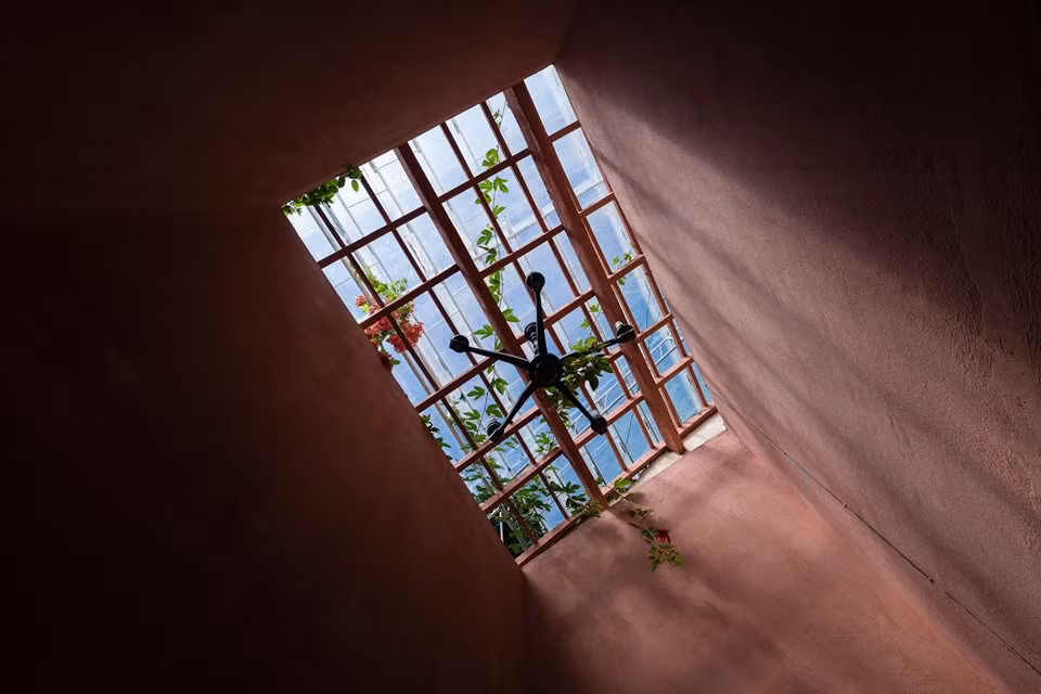 Khu vực giếng trời lấy ánh sáng.