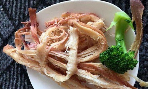 Bên cạnh cua hoàng đế Alaska, cua hoàng đế hun khói cũng được nhiều chị em săn lùng trong dịp Tết Nguyên đán vừa qua. Ảnh: FB Khoa Dĩnh Võ.