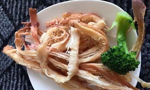 Bên cạnh cua hoàng đế Alaska, cua hoàng đế hun khói cũng được nhiều chị em săn lùng trong dịp Tết Nguyên đán vừa qua. Ảnh: FB Khoa Dĩnh Võ.