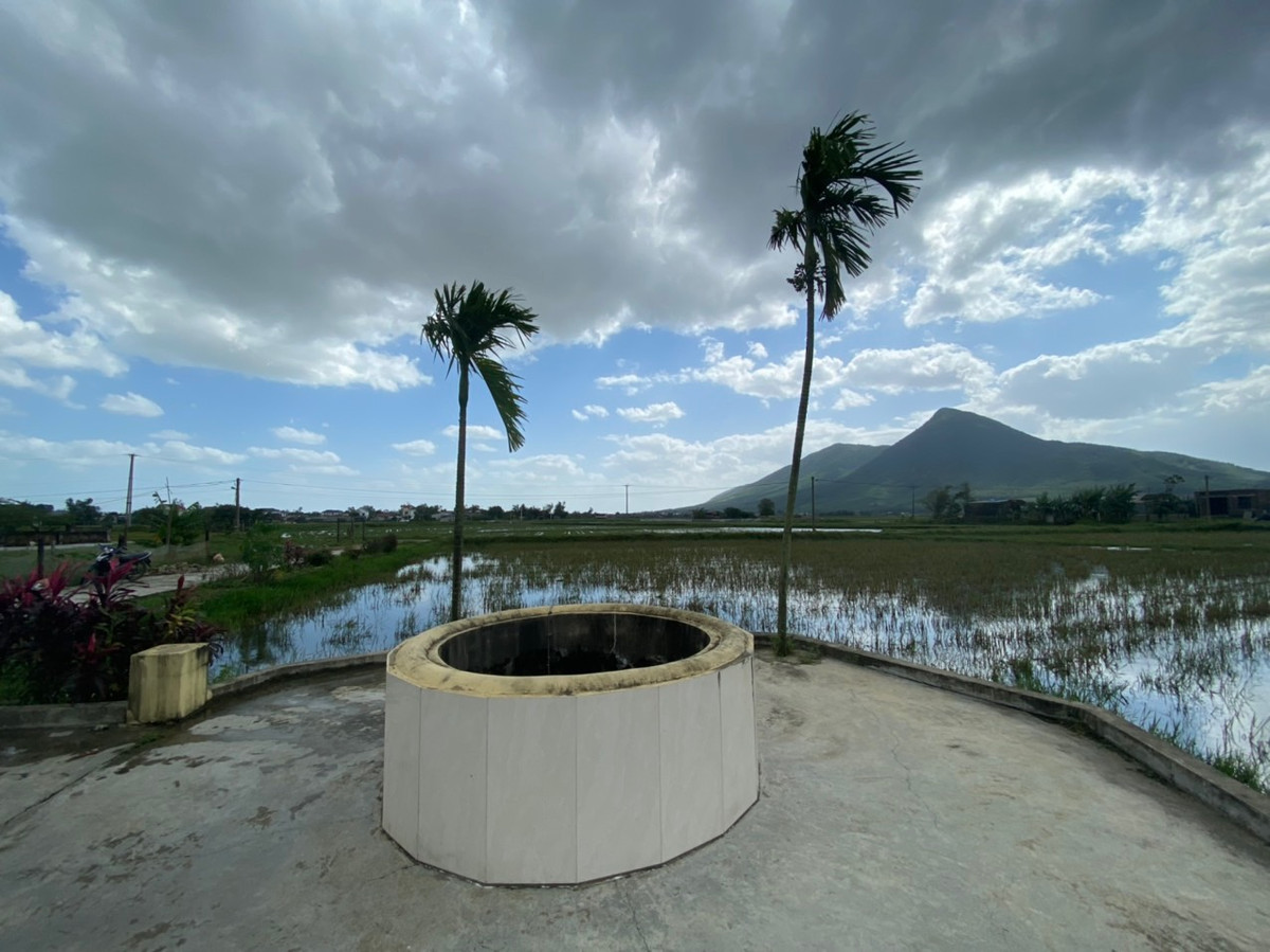 Kỳ Khang là xã ven biển của huyện Kỳ Anh (Hà Tĩnh) địa phương này hiện có hệ thống giếng cổ hàng trăm năm, độc đáo và kỳ bí. Được người dân nơi đây xem như báu vật chung tay trùng tu tôn tạo bảo vệ cho những thế hệ mai sau. Hệ thống giếng cổ này được bà con gọi với từ thân thương là giếng làng.