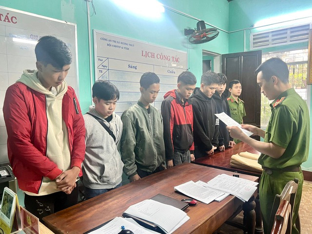 Khởi tố 13 “quái xế” đua xe trái phép, náo loạn đường phố Khoi to 13 “quai xe” dua xe trai phep, nao loan duong pho