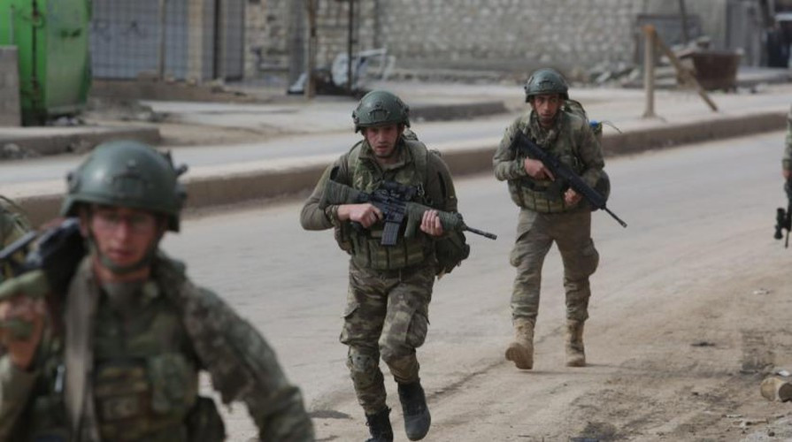 Tới ngày 5/3, Tổng thống Nga Vladimir Putin cùng với người đồng cấp Thổ Nhĩ Kỳ Recep Tayyip Erdogan đã đạt được thỏa thuận thực hiện lệnh ngừng bắn và tuần tra chung dọc theo đường cao tốc M4.