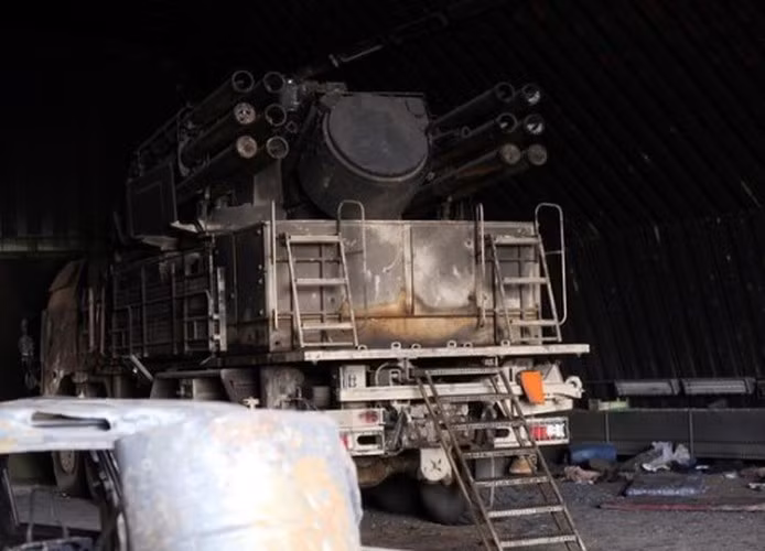 Nếu đặc điểm kỹ chiến thuật của hai vũ khí trên là tương đương thì nếu không có sự thay đổi về phương pháp sử dụng, thiệt hại đối với Pantsir-S1 vẫn được dự báo là sẽ lớn.