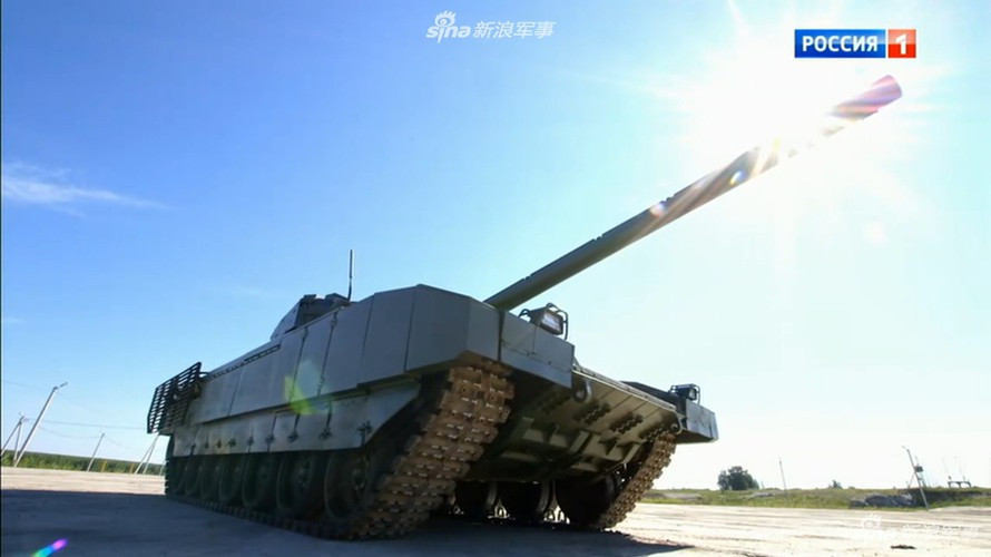 "Các quan chức đang quyết định thành phần nào của T-14 Armata được phép xuất khẩu và những gì không. Việc Ấn Độ đang xem xét mua xe tăng Armata cũng được đề cập trong các ấn phẩm phân tích quân sự của họ", tờ Zvezda cho biết.
