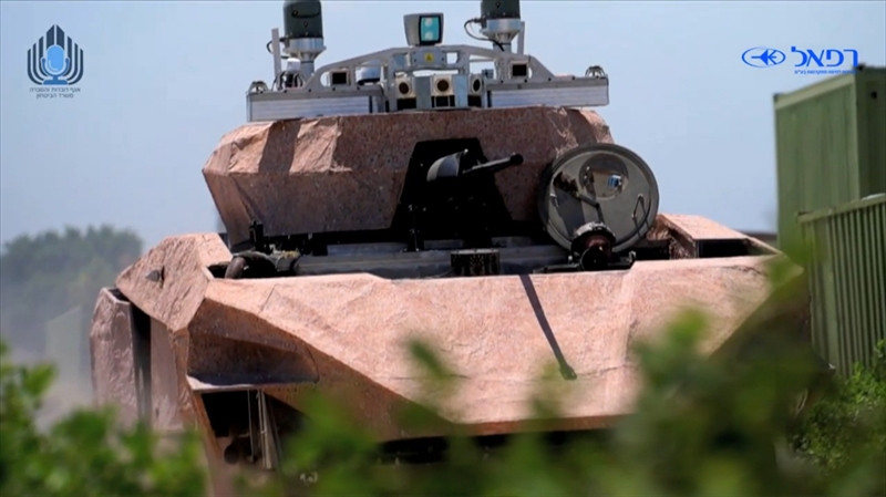 "Hôm nay, chúng tôi đã hoàn thành một quá trình dài cùng phát triển và hoàn thiện chiếc xe của tương lai. Khi chính thức được trang bị, Carmel sẽ là cỗ máy chiến đấu cực hiệu quả và sở hữu những công nghệ trên thế giới chưa có", một vị đại diện của IDF cho biết.
