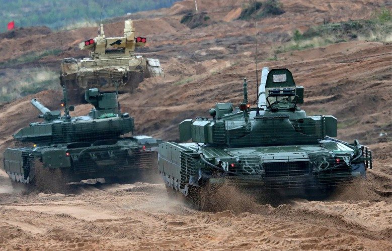 Bên cạnh đó, điểm độc đáo khác của T-90M đó là nó có hộp đạn dự trữ cơ số 20 viên bố trí tách biệt phía sau, bên ngoài tháp pháo để tăng độ an toàn, nhưng cách bố trí này cũng gây nhiều tranh cãi.