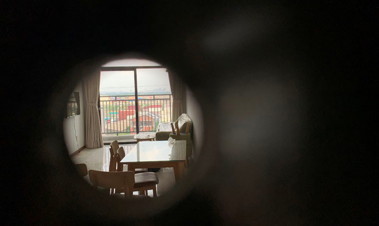 Nhiều căn hộ thuộc block C, D có tầm nhìn rất đẹp, hướng ra Xa lộ Hà Nội nhưng chưa có người mua hoặc người mua không dám ở vì mức độ ô nhiễm nghiêm trọng từ nhà máy giấy.