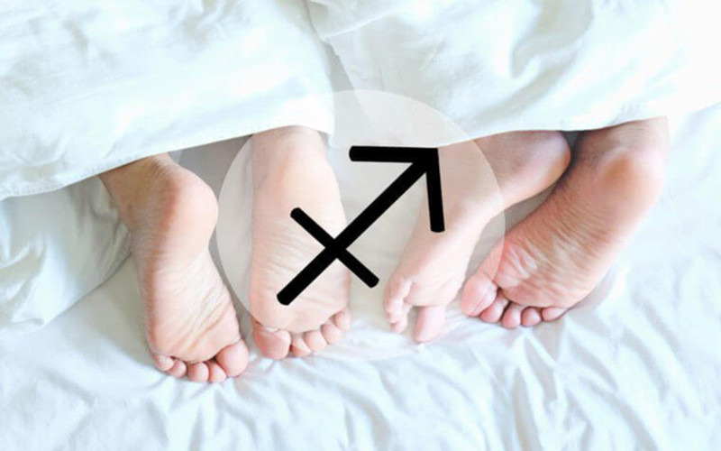 Bỏ qua việc hâm nóng tình cảm: Ở bên nhau lâu năm có thể khiếnbạn cảm thấy chuyện tình cảm trở nên đơn điệu và tẻ nhạt. Việc hai bạn không thể cải thiện điều này sẽ là cơ hội cho người thứ 3 xuất hiện.