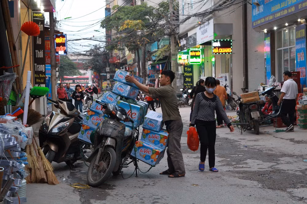 Nhiều người cho rằng, thời tiết hôm nay (8/1) chẳng khác gì thời tiết của đợt hè - thu, khá là mát mẻ, gần như không có một chút nào gọi là ảnh hưởng không khí lạnh.