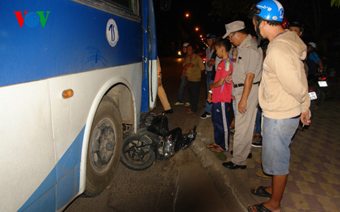 Nhung vu tai nan giao thong tham khoc tuan qua (28/12/2015 - 2/1/2016)-Hinh-6