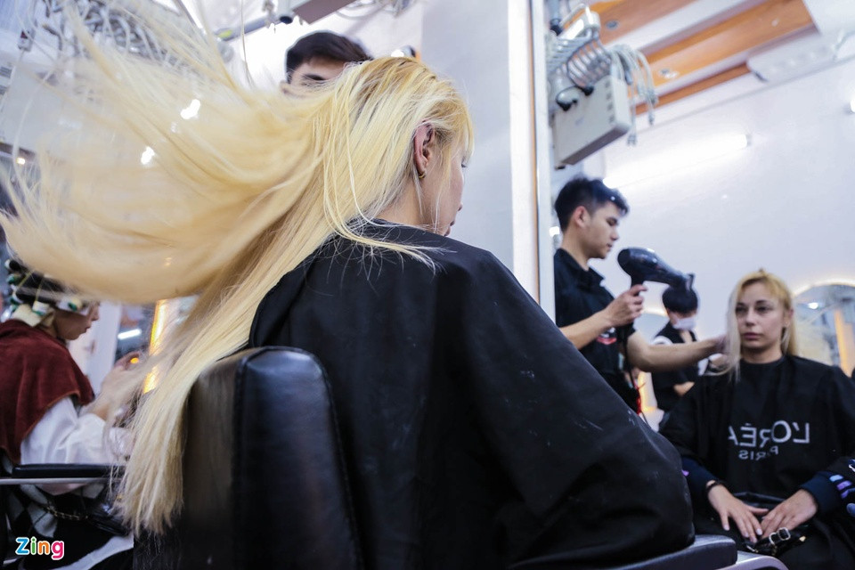 Cho den 2h sang de sua nail, lam toc an Tet-Hinh-6