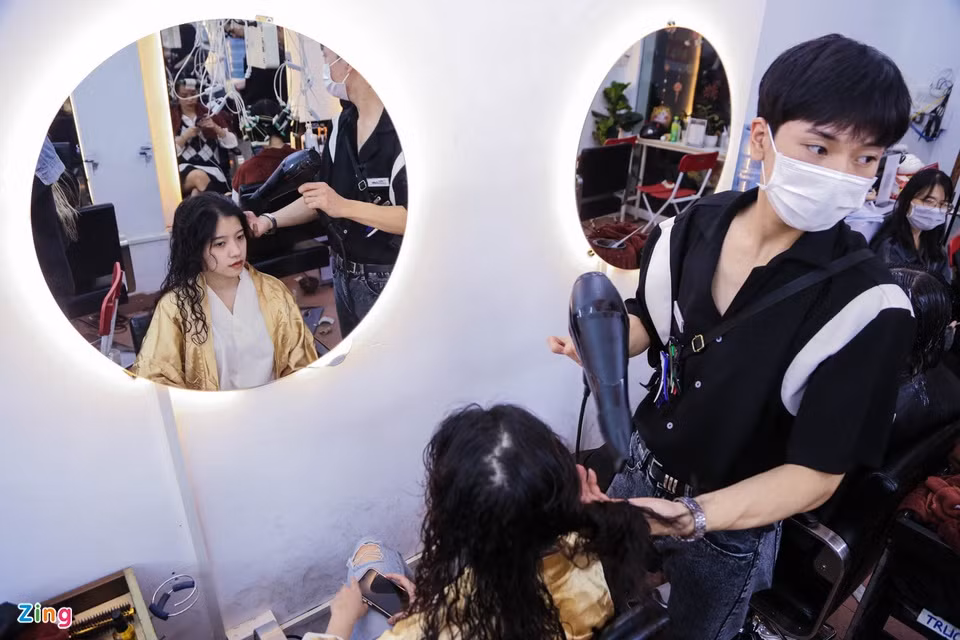 Cho den 2h sang de sua nail, lam toc an Tet-Hinh-5