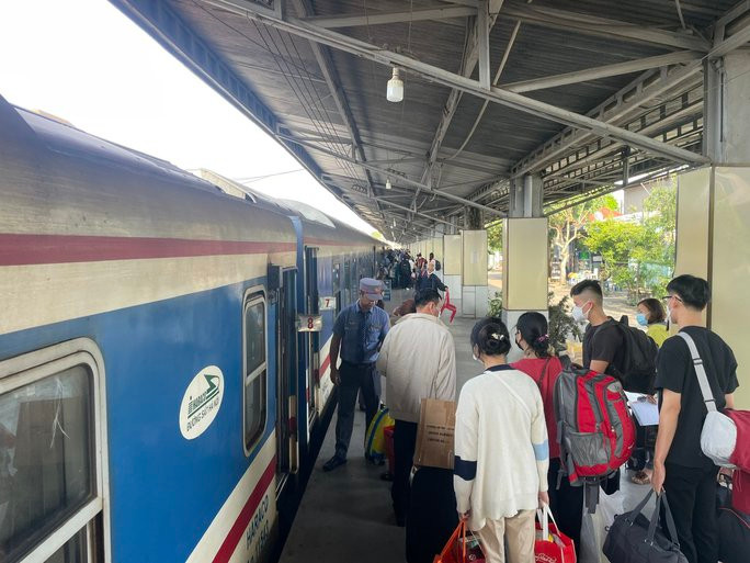 Ve may bay, ve xe Tet con nhung gia cao