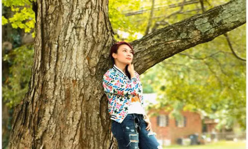 My Tam dinh tron sau khi hat cung nguoi khiem thi dem Giang sinh