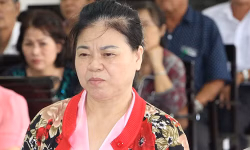 Bị cáo Nguyễn Thị Chuốt tại phiên toà. Ảnh: C.A.