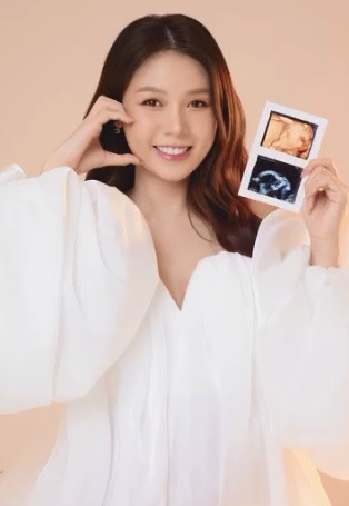 Sau khi công khai chuyện mang bầu, Sam hé lộ hành trình mang thai và lý do bầu 4 tháng mới lên tiếng xác nhận.