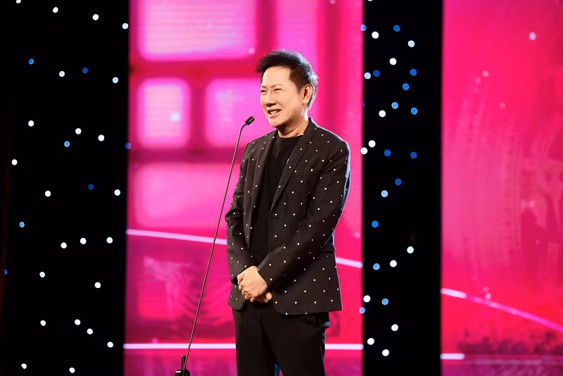 Ông Nawat - Chủ tịch Miss Grand International cũng xuất hiện tại chương trình.