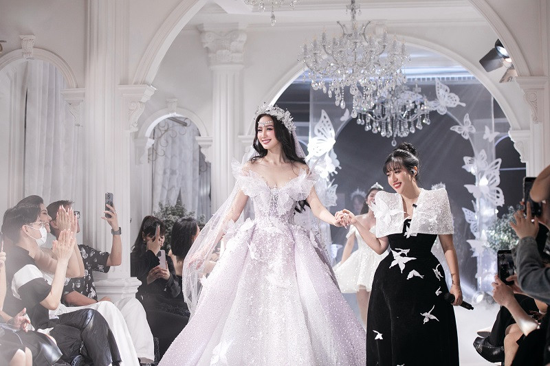 Sở hữu chiều cao “khủng” cùng vóc dáng chuẩn đẹp, Bảo Ngọc ngày càng toát lên khí chất của một nhan sắc quốc tế cuốn hút, lay động lòng người.