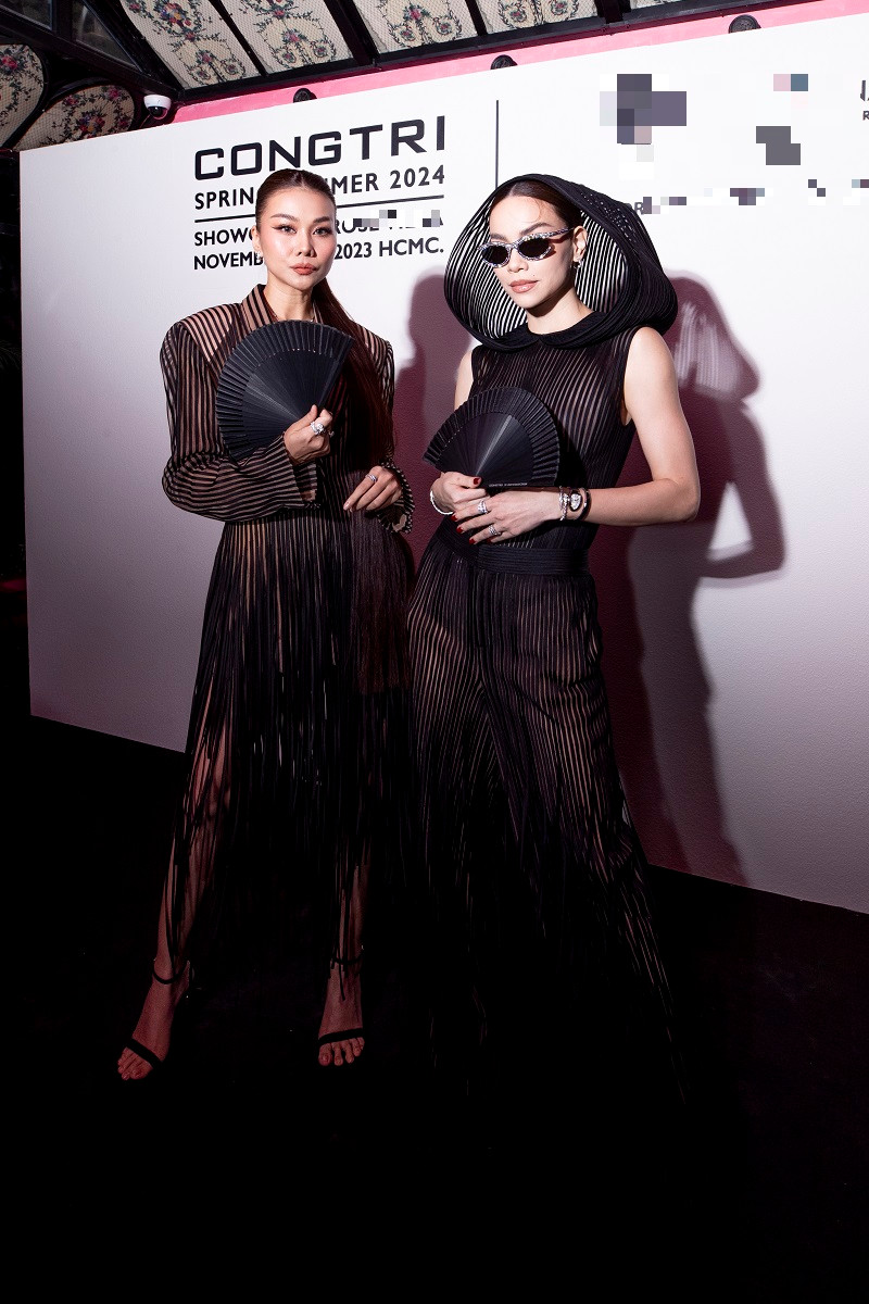 Cả hai diện trang phục đầy cá tính, khoe vóc dáng chuẩn siêu mẫu và thần thái “đỉnh của chóp” trên thảm đỏ.