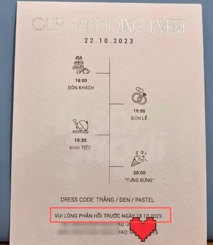 Theo thông tin trên thiệp mời, Thanh Hằng và chồng sẽ bắt đầu đón khách từ 18h, họ có 1 tiếng chụp ảnh kỷ niệm trước khi bắt đầu làm lễ lúc 19h. Thanh Hằng và chú rể sẽ thực hiện các nghi lễ cưới hỏi, trao lời nguyện thề và nhẫn cưới trong 30 phút, sau đó dàn khách mời sẽ bước vào tiết mục "tưng bừng" để chúc phúc cho cô dâu chú rể. Ảnh: 2 Sao