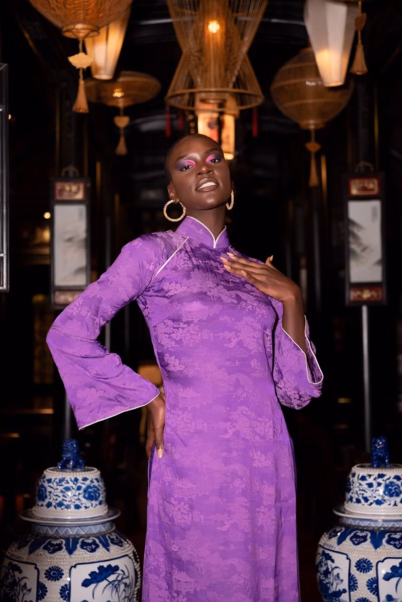 Các thí sinh Hoa hậu Hòa bình Quốc tế nền nã khi diện trang phục áo dài.