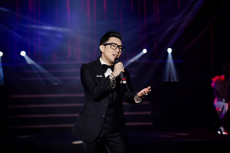 Thanh Lam song ca cung con re trong dem nhac 