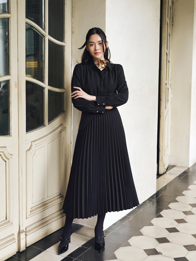 Với phong cách này, những trang phục có phom dáng cổ điển luôn chiếm đại đa số.