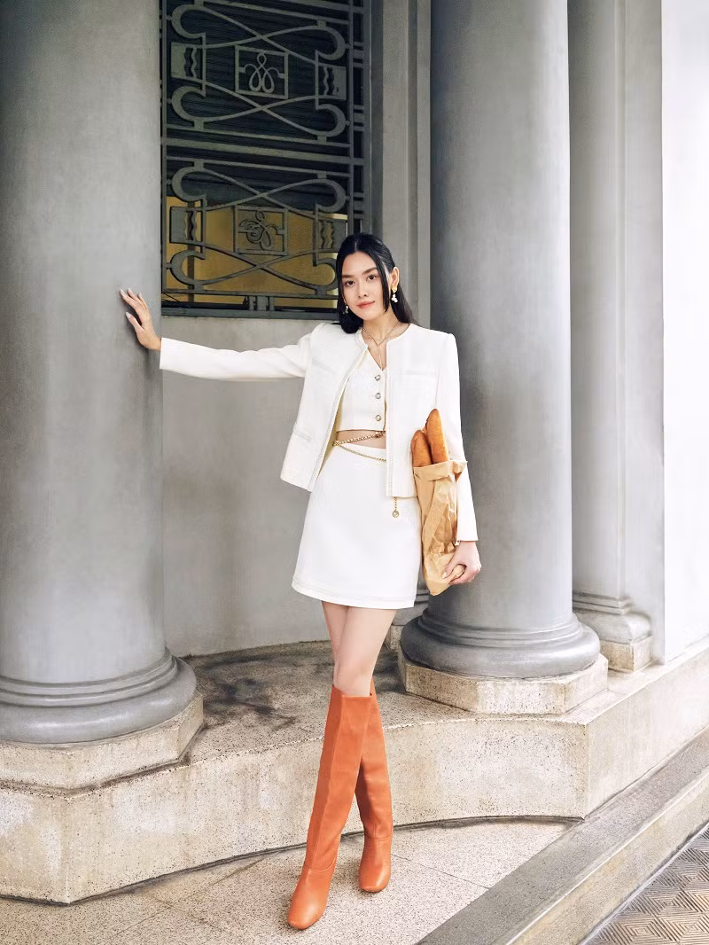  Á hậu Tường San ở ngoài đời được khen ngợi có gu thời trang tinh tế và trang nhã.