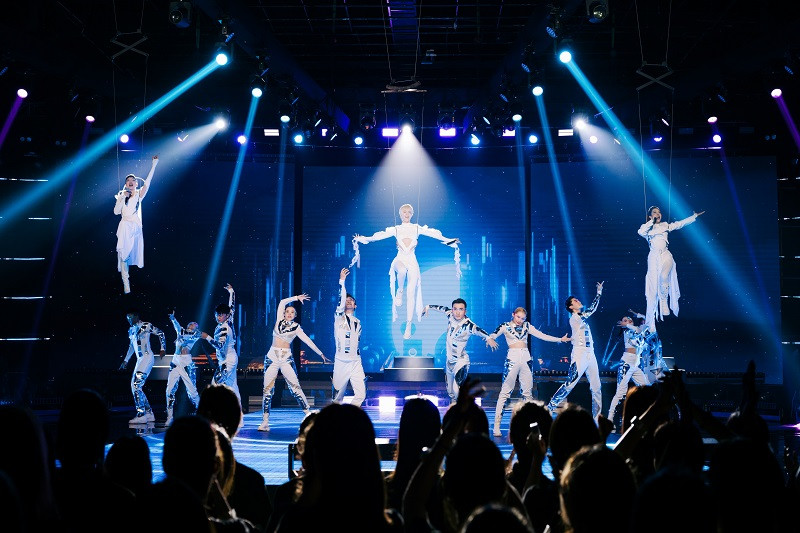 My Linh mua duong dai, Thu Phuong, Le Quyen lan dau “ban” rap-Hinh-3