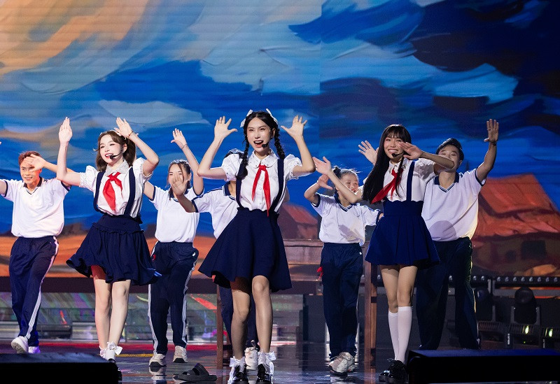 My Linh mua duong dai, Thu Phuong, Le Quyen lan dau “ban” rap-Hinh-4