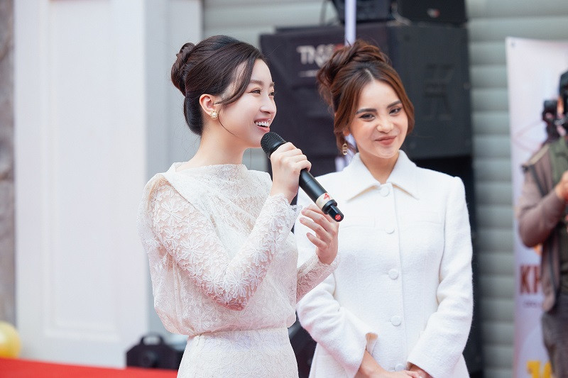 Nàng hậu nhanh chóng lấy lại vóc dáng hậu sinh con.